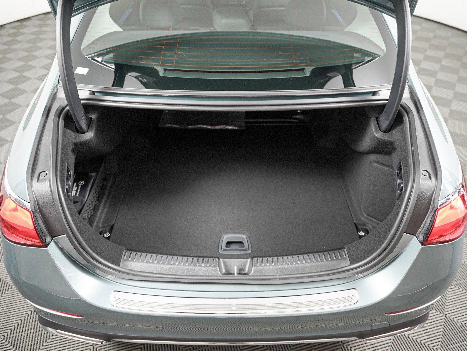 New 2026 Verde Silver Metallic Mercedes-Benz E 350 image 8