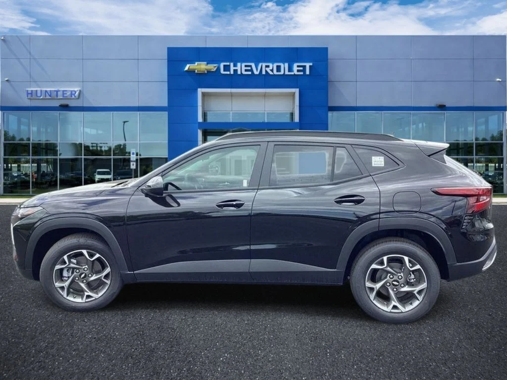 New 2026 Mosaic Black Metallic Chevrolet LT image 6