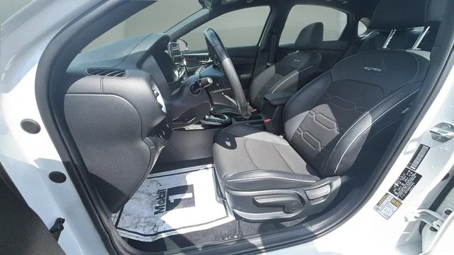 Used 2024 White Kia GT-Line image 9