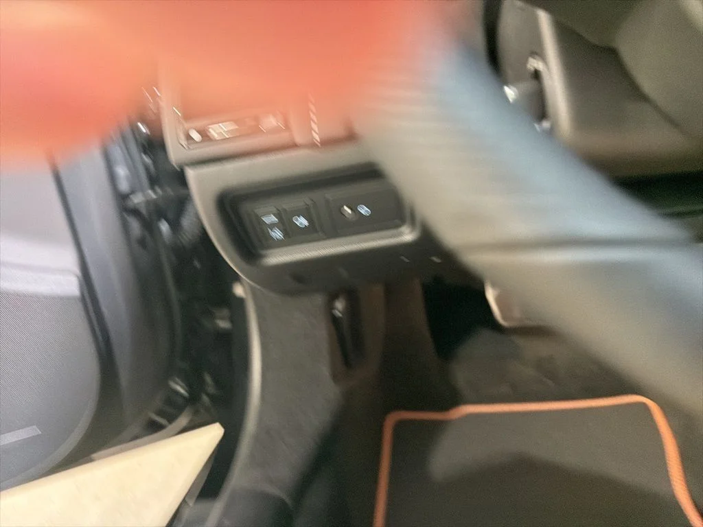 2024 Jaguar F-Type R75 - Photo 12