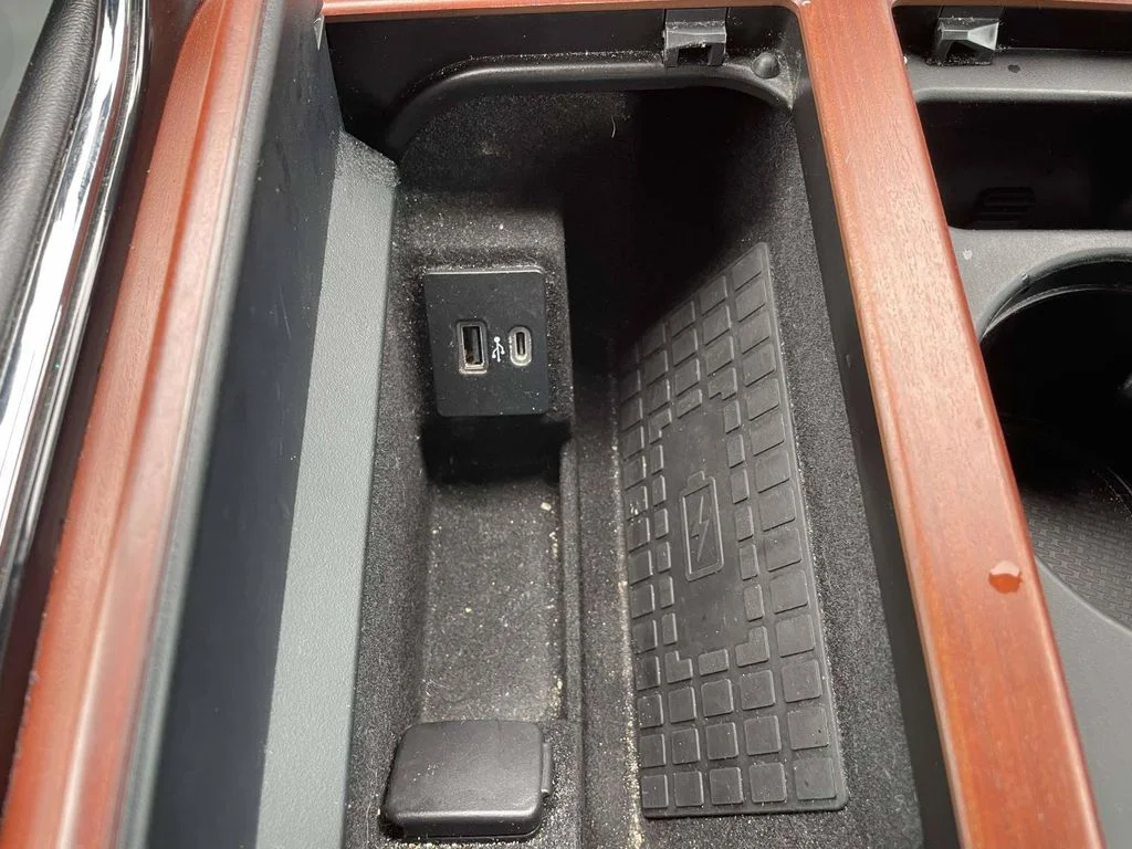 Used 2020 White Lincoln Reserve image 23