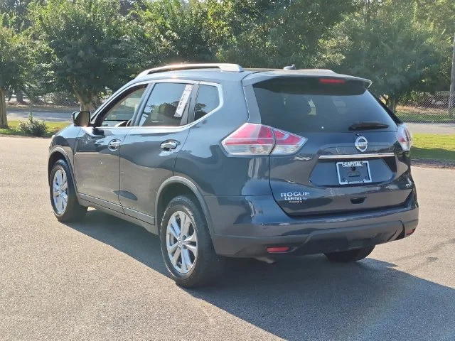 Used 2016 Blue Nissan SV image 5