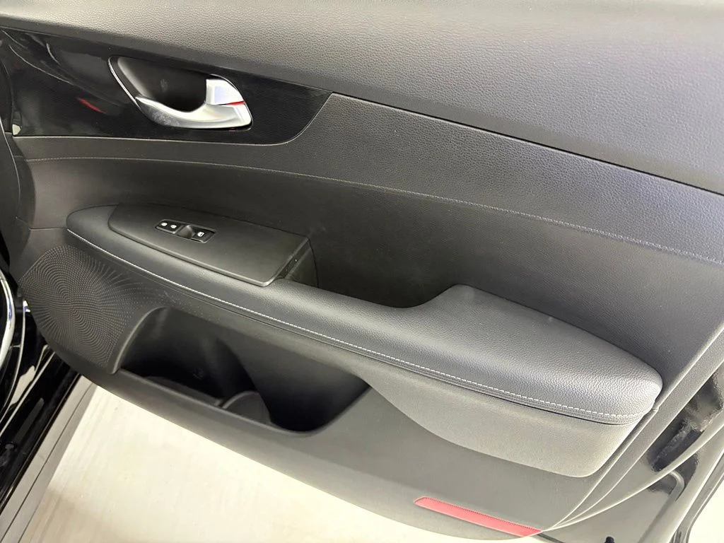 Used 2023 Black Kia GT-Line image 39