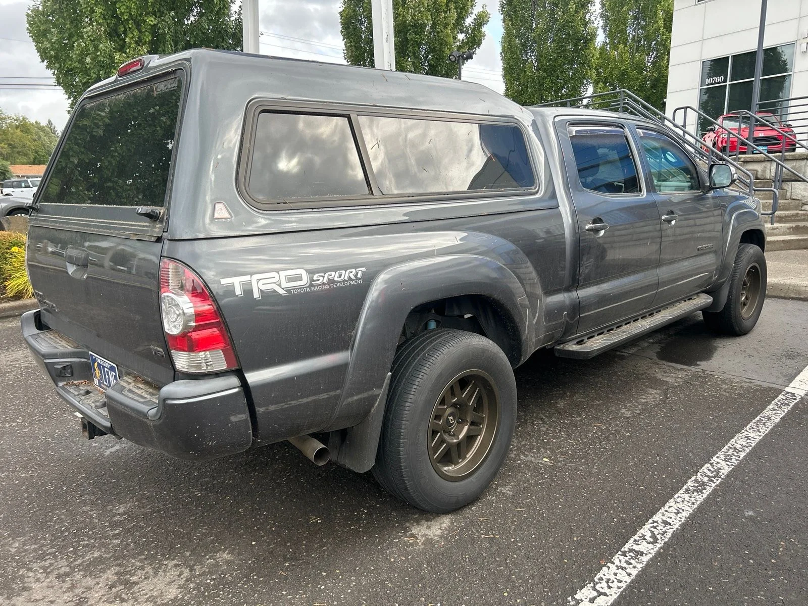 Used 2015 Magnetic Gray Metallic Toyota Base V6 image 5