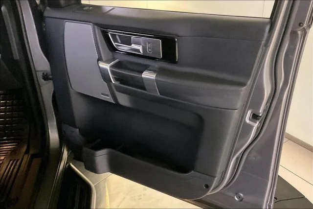 Used 2016 Gray Land Rover HSE image 30