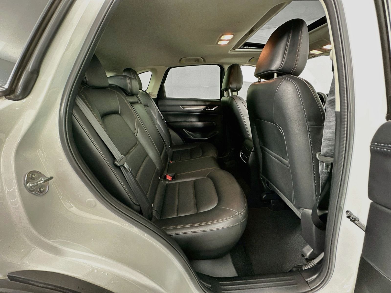 Used 2018 Snowflake White Pearl Mica Mazda Grand Touring One Owner LOW Miles Heated Seats image 29