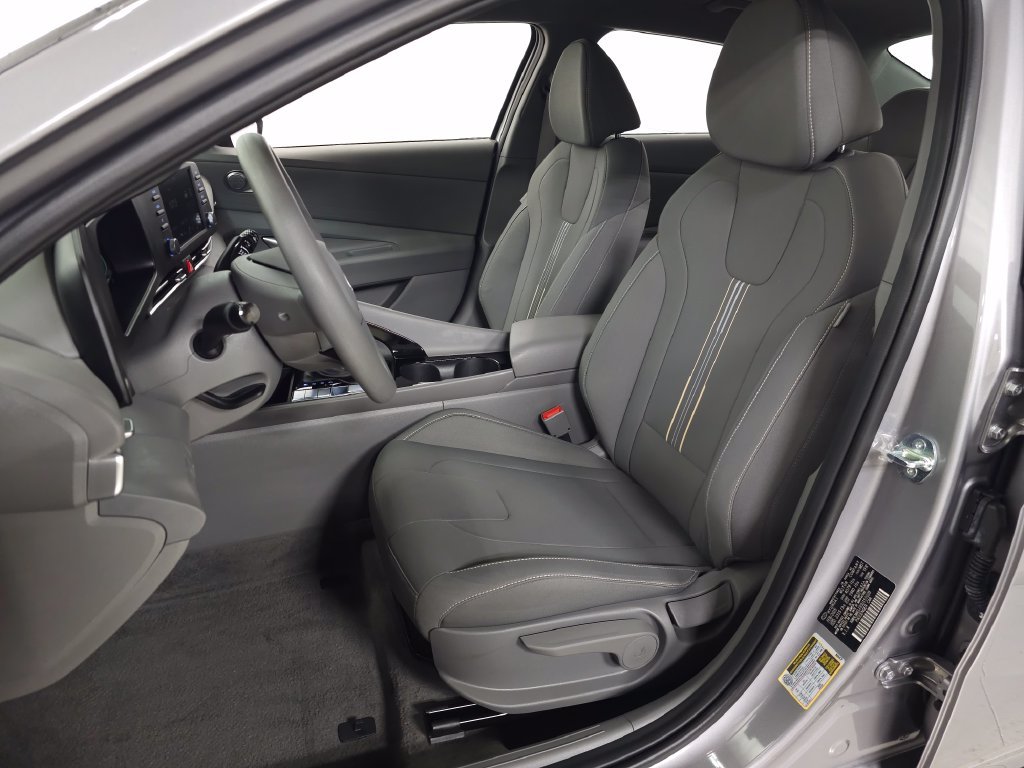 Certified Used 2025 Fluid Metal Hyundai Blue image 17