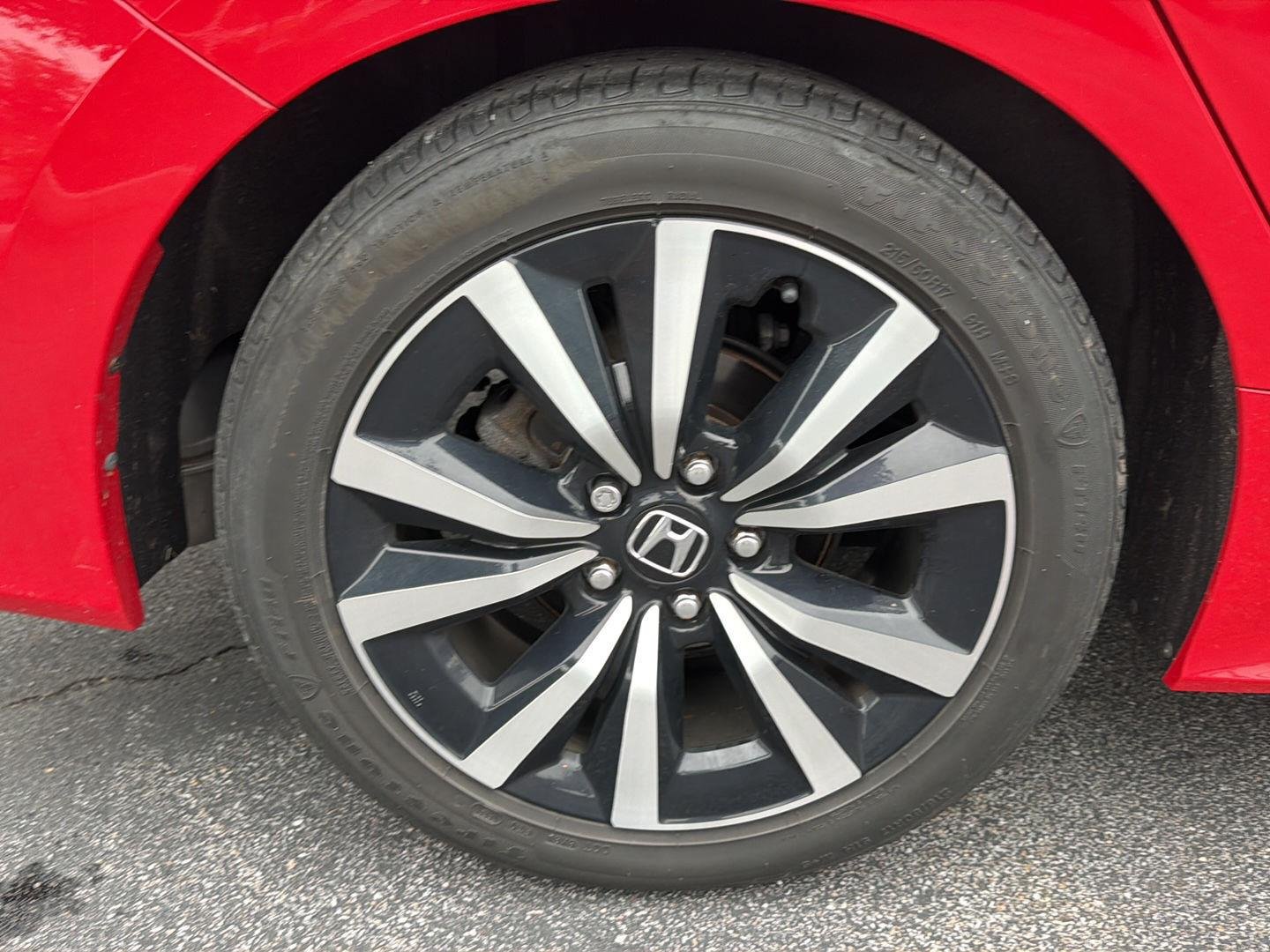 Used 2024 Rallye Red Honda EX image 9