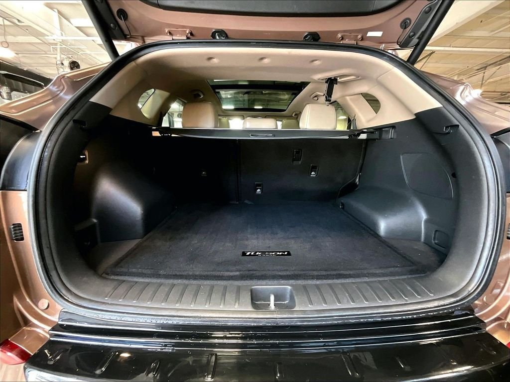 Used 2017 Beige Hyundai Limited image 17