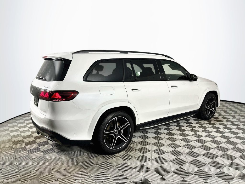 New 2027 MANUFAKTUR Moonlight White Metallic Mercedes-Benz GLS 450 image 7