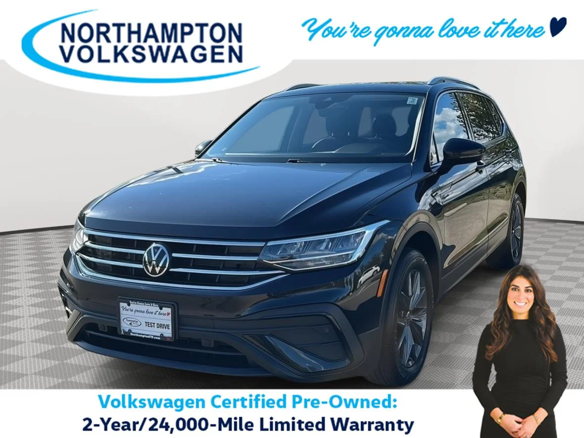 Used 2023 Deep Black Pearl Volkswagen SE image 1