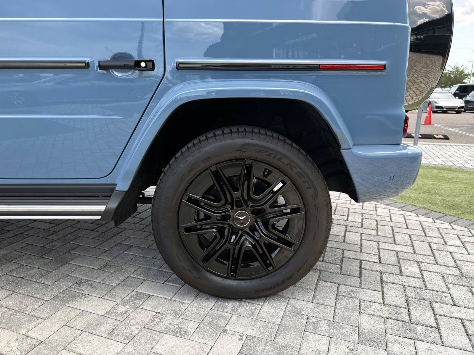 Certified Used 2026 MANUFAKTUR Signature China Blue Mercedes-Benz G 550 image 12