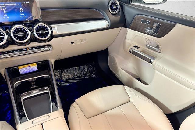 New 2026 Polar White Mercedes-Benz GLB 250 image 51