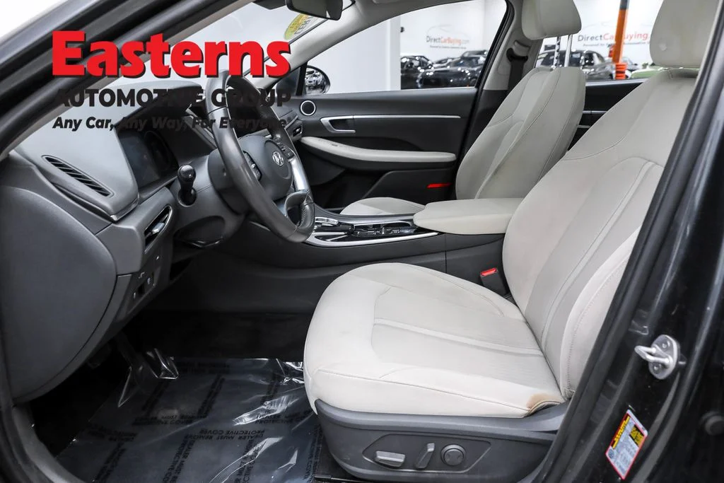 Used 2023 Gray Hyundai SEL image 14