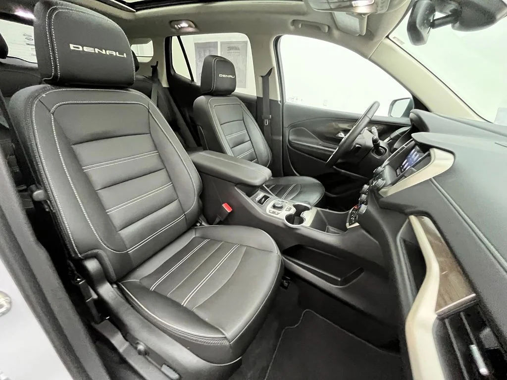 Used 2024 White GMC Denali image 35