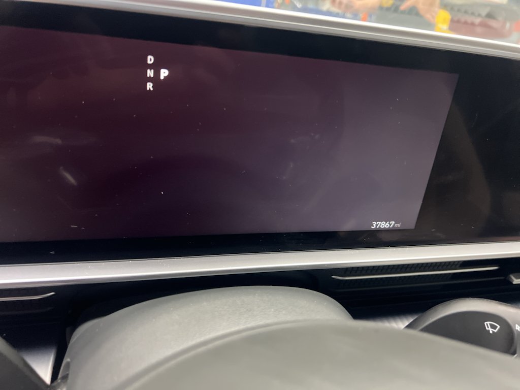 Used 2023 Gravity Gold Matte Hyundai SEL image 6