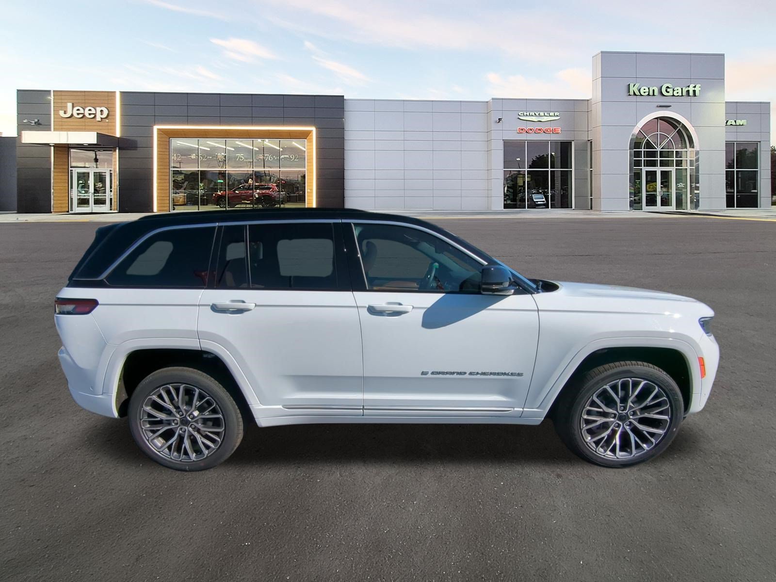 New 2027 Bright White Clear-Coat Paint Jeep Summit image 3
