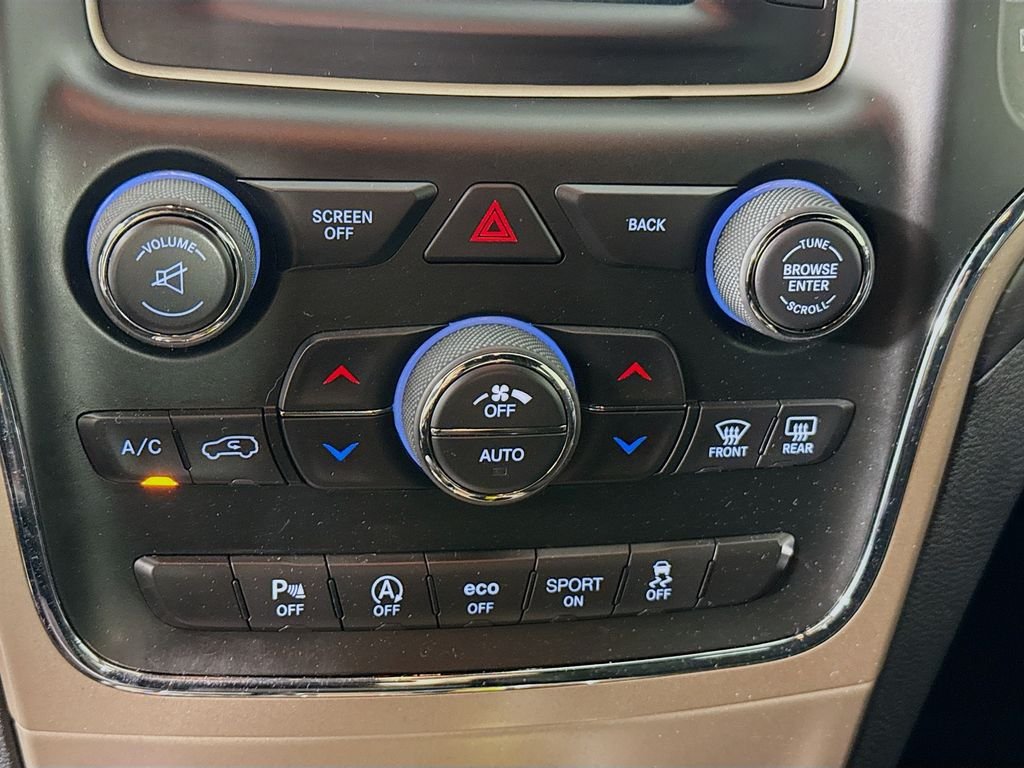 Used 2017 White Jeep Laredo image 16