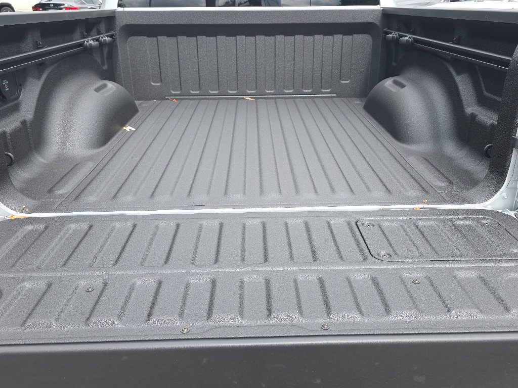 New 2026 Silver Zynith Exterior Paint RAM Laramie image 4
