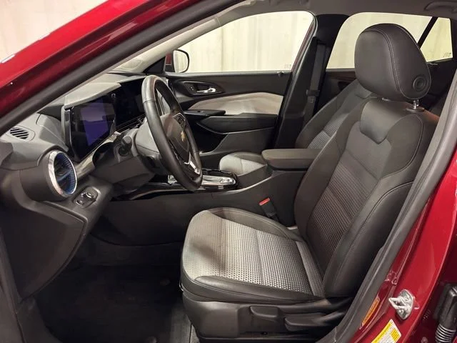 Used 2025 Crimson Metallic Chevrolet LT image 10
