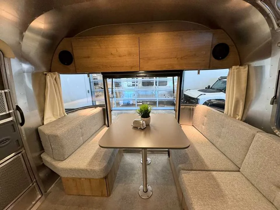 New 2027 SILVER AIRSTREAM  image 35