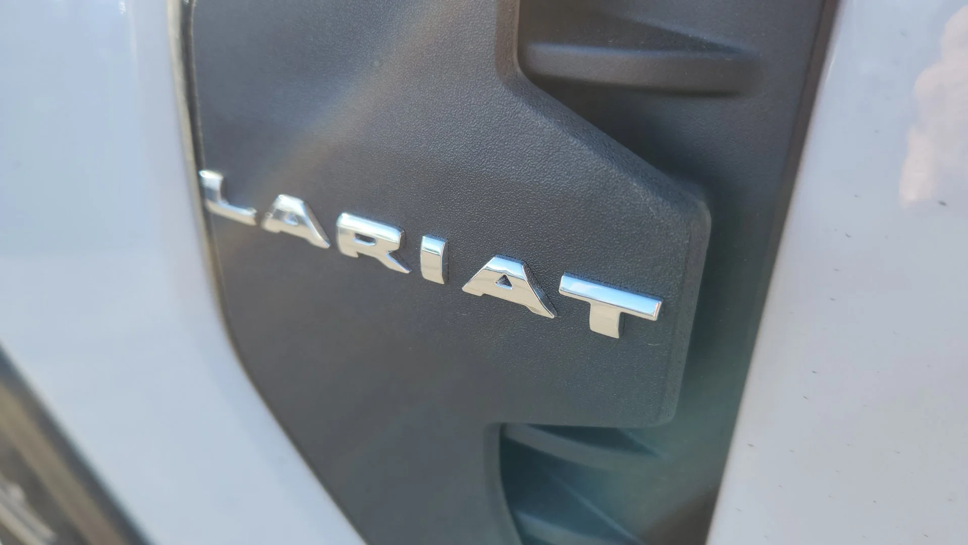 New 2025 Oxford White Ford LARIAT image 21