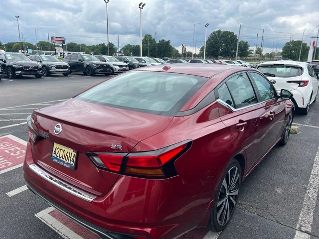 Used 2021 Red Nissan 2.5 SR image 3