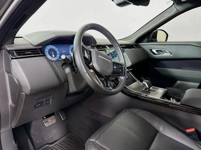 Used 2026 Carpathian Grey Premium Metallic Land Rover Dynamic SE image 9