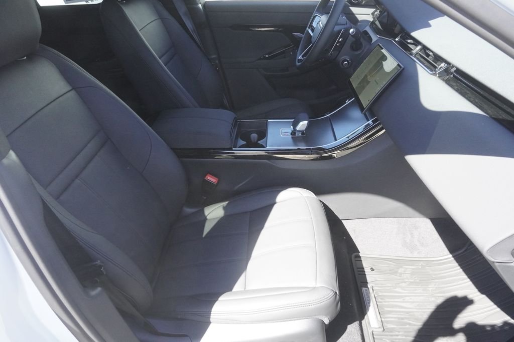 New 2026 Fuji White Land Rover S image 22