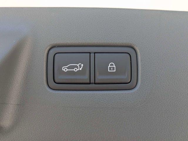 New 2026 White Hyundai SE image 13