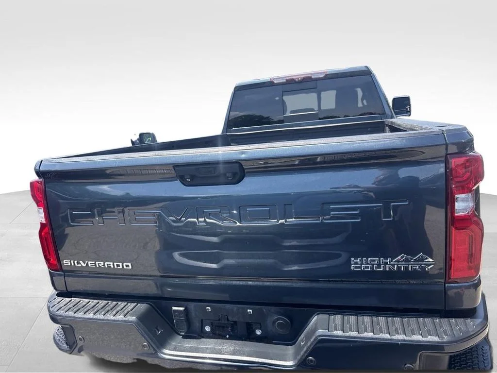 Used 2020 Gray Chevrolet High Country image 13