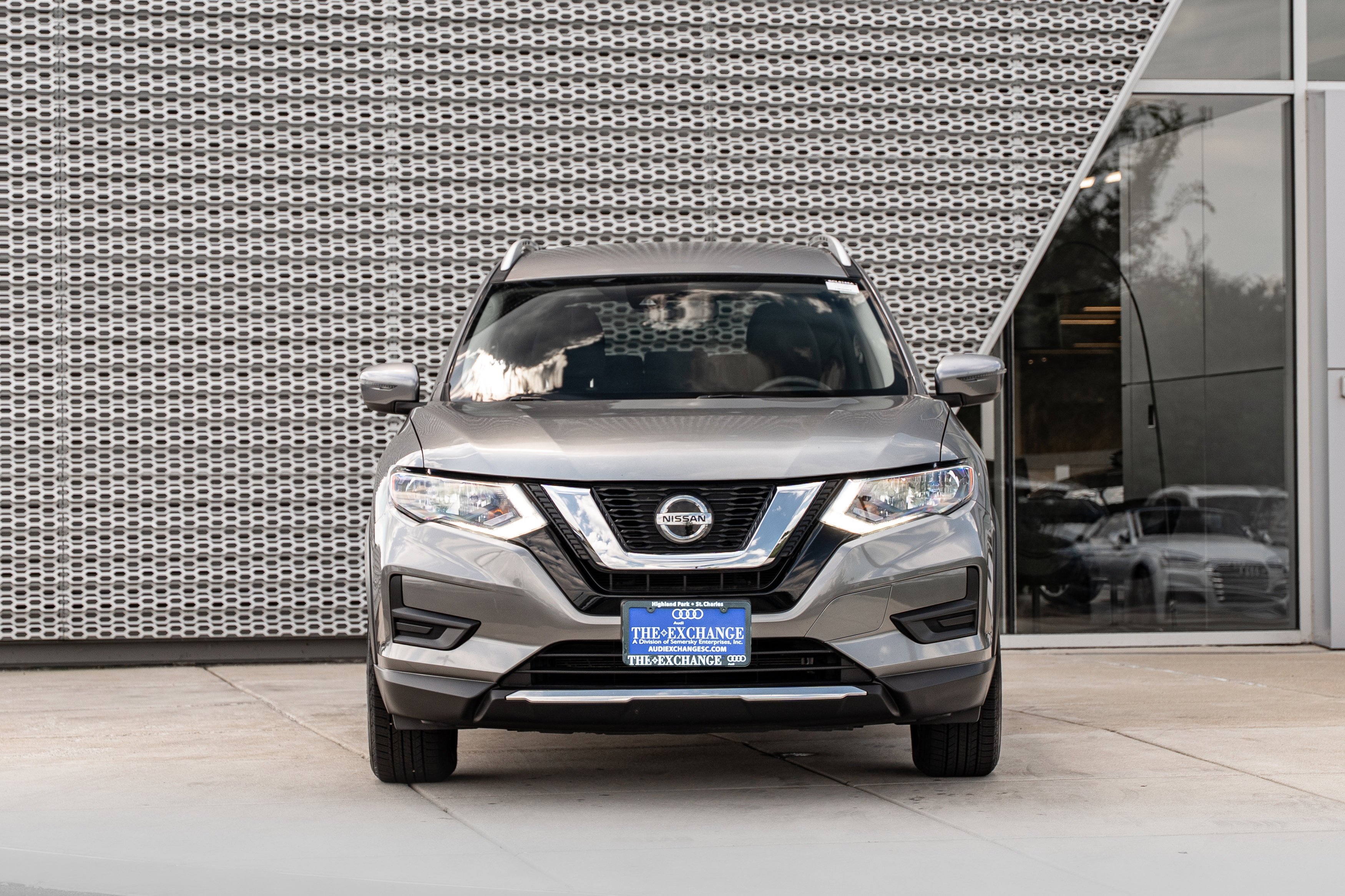 Used 2019 Gun Metallic Nissan SV image 28