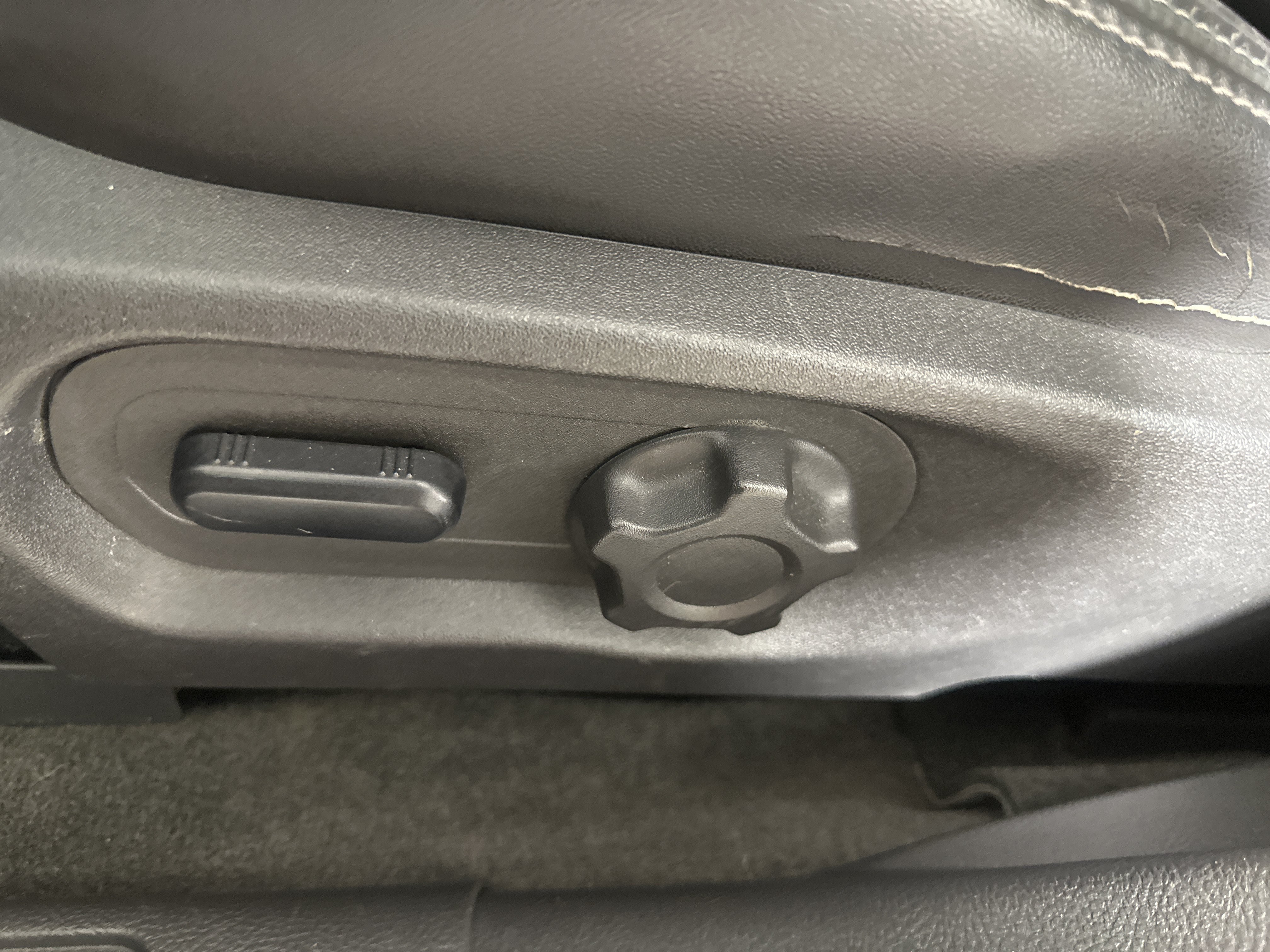 Used 2013 Ruby Red Metallic Tinted Ford SEL image 10