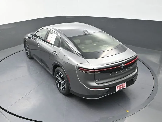 Used 2023  Toyota XLE image 26