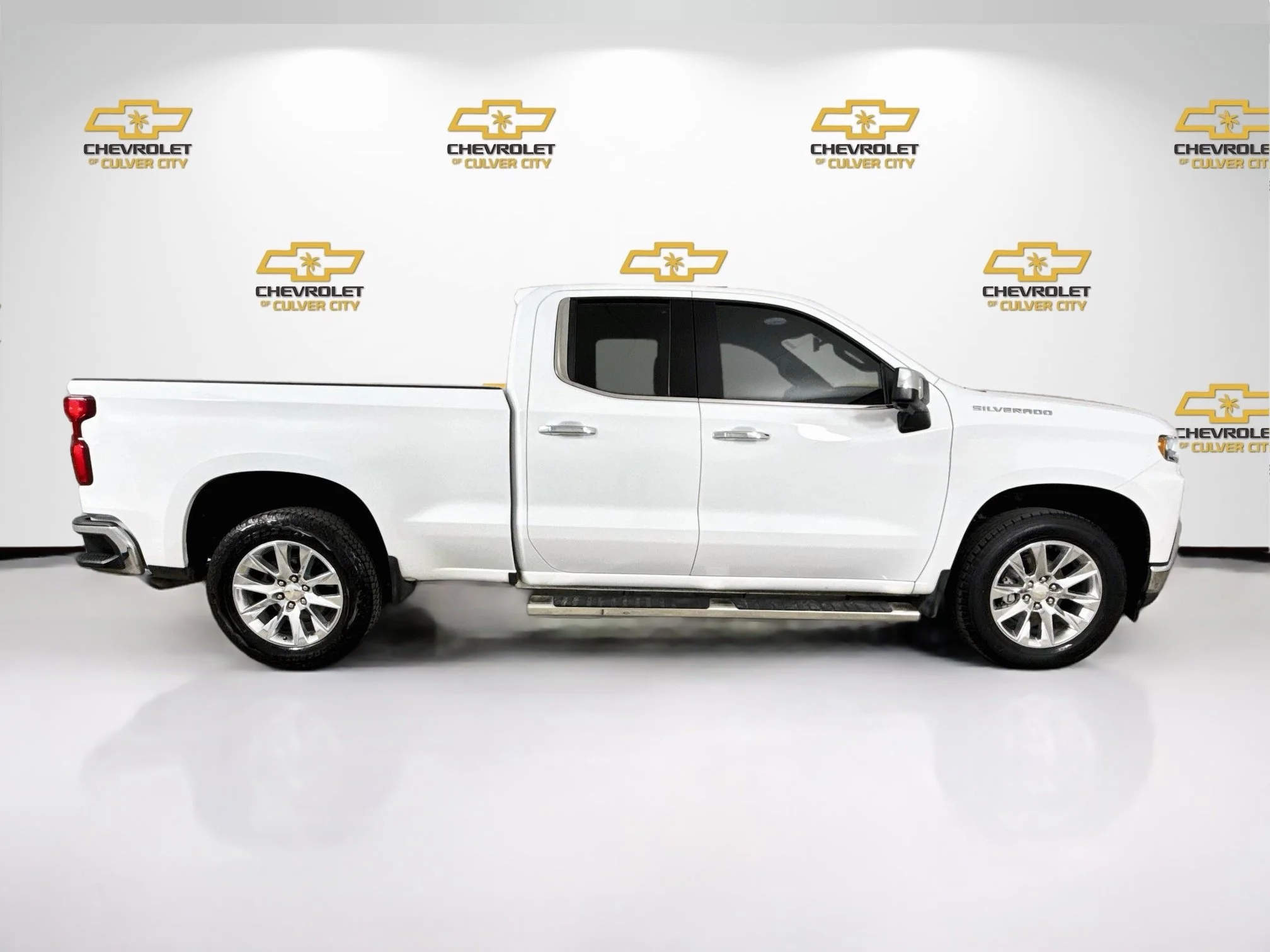 Used 2020 SUMMIT WHITE Chevrolet LTZ image 9