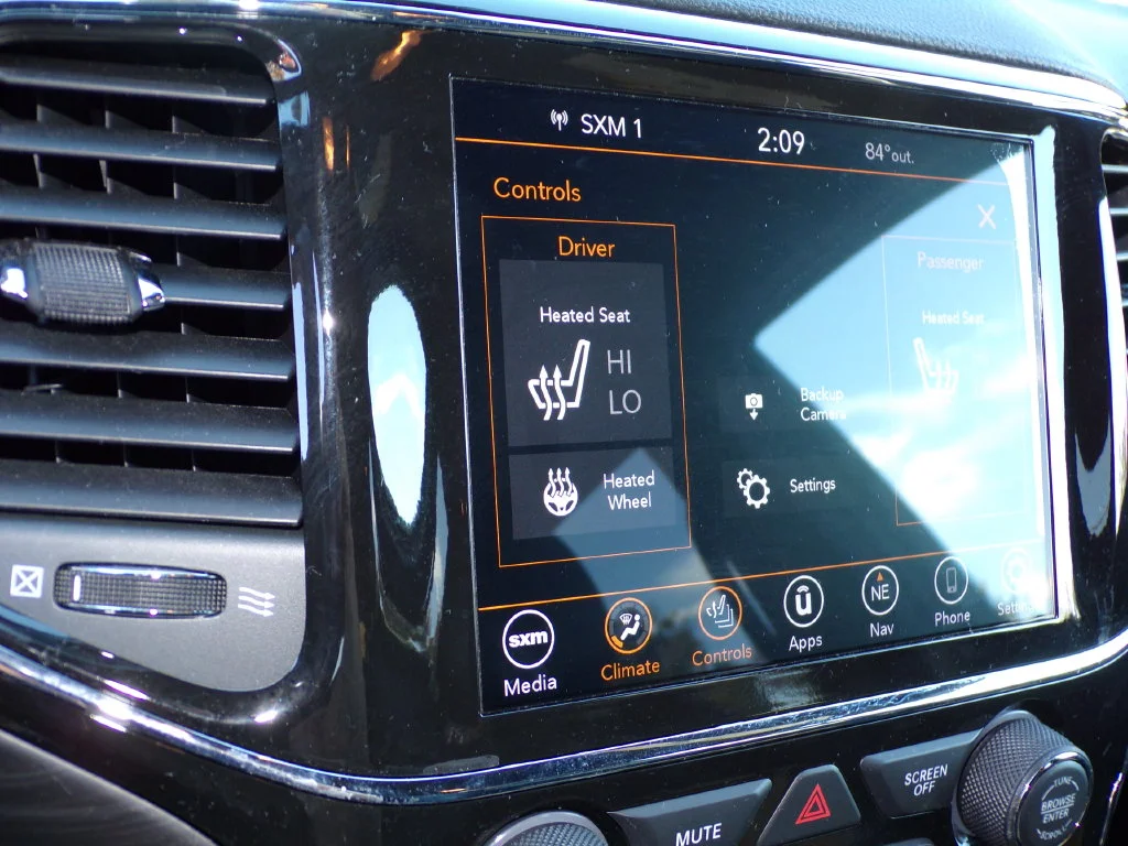 Used 2022 Gray Jeep Laredo X image 19
