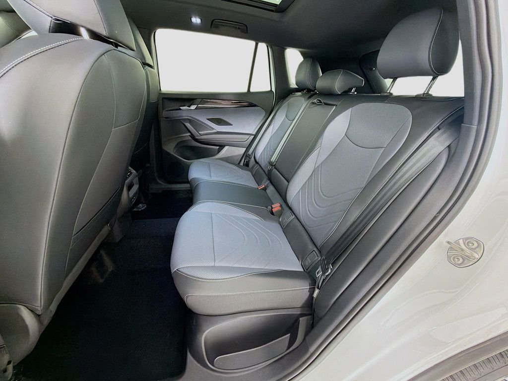 New 2026 Opal White w/Deep Black Roof Volkswagen 2.0T SE R-Line Black 4MOTION image 26