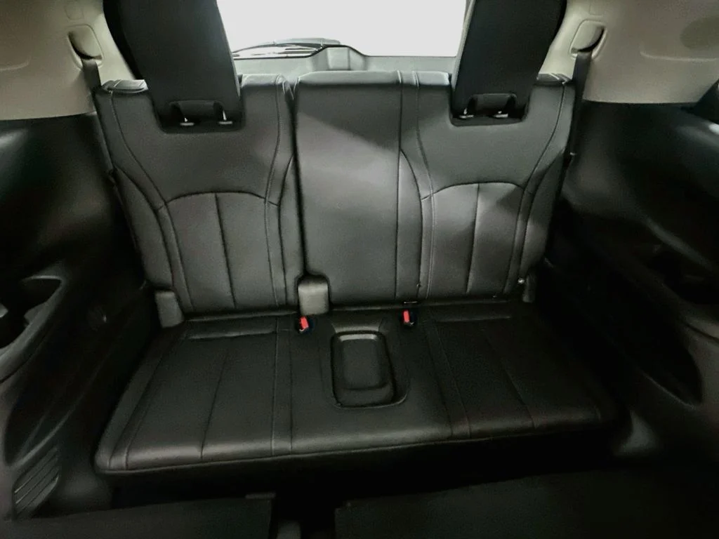 Certified Used 2026 White INFINITI LUXE image 28