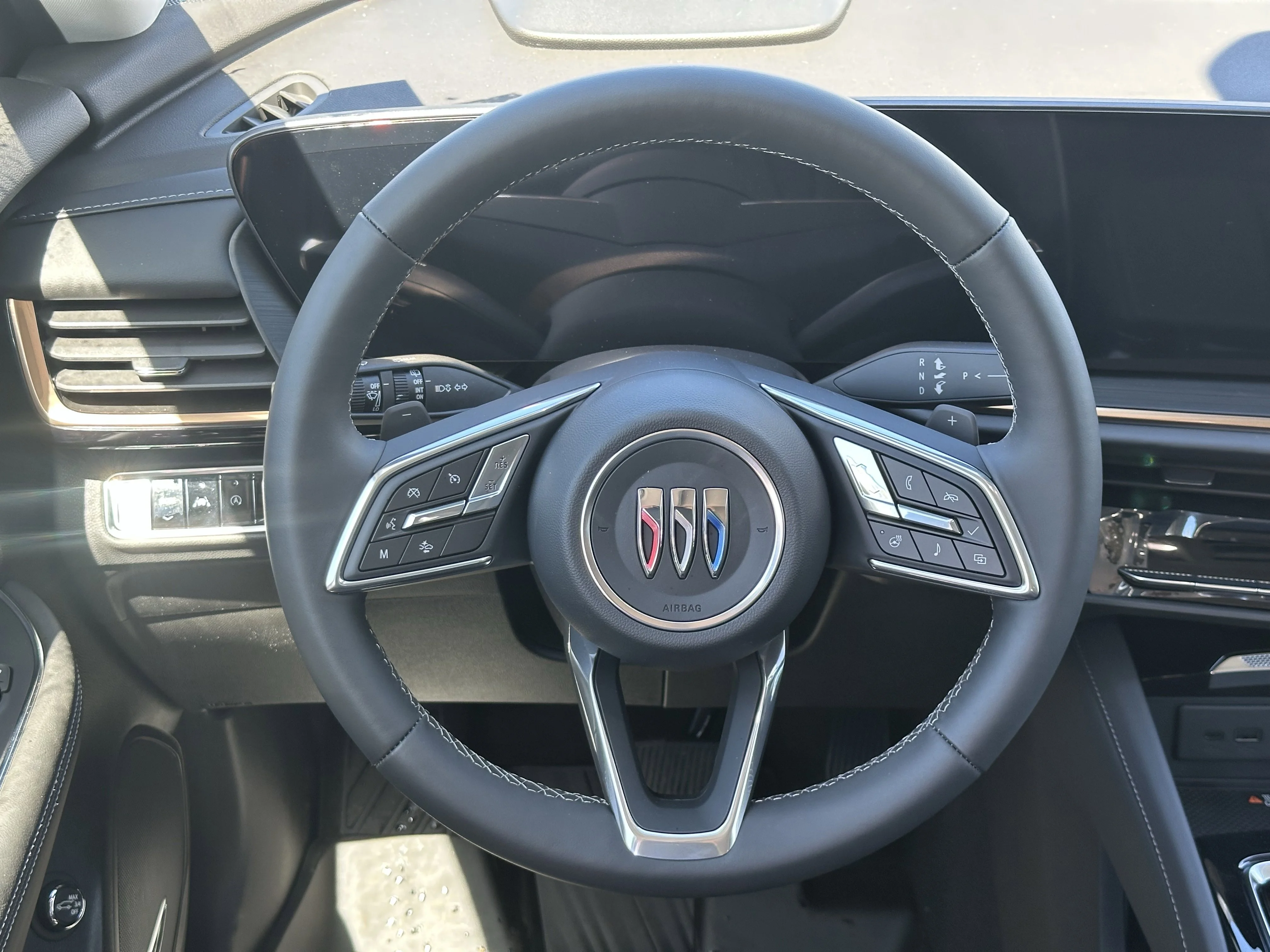 New 2026 Iridescent White Tricoat Buick Avenir image 11