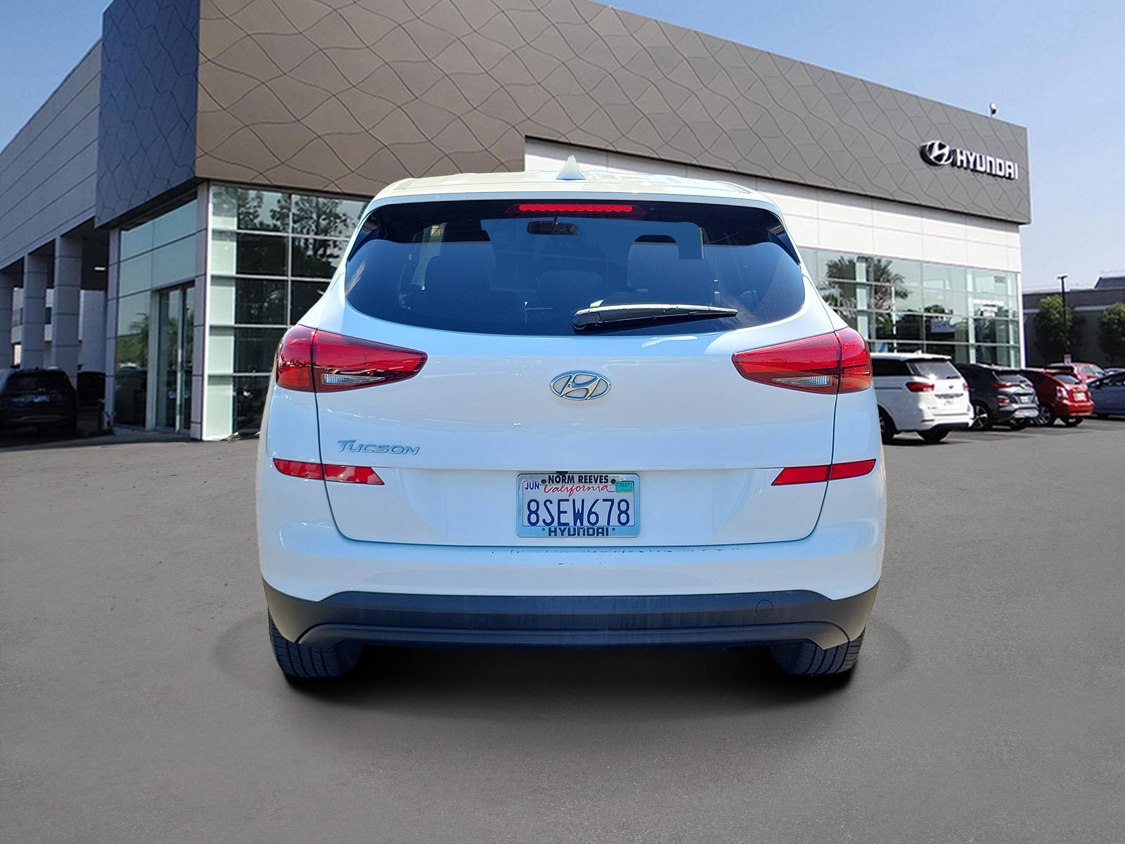 Used 2020 Winter White Hyundai SE image 4
