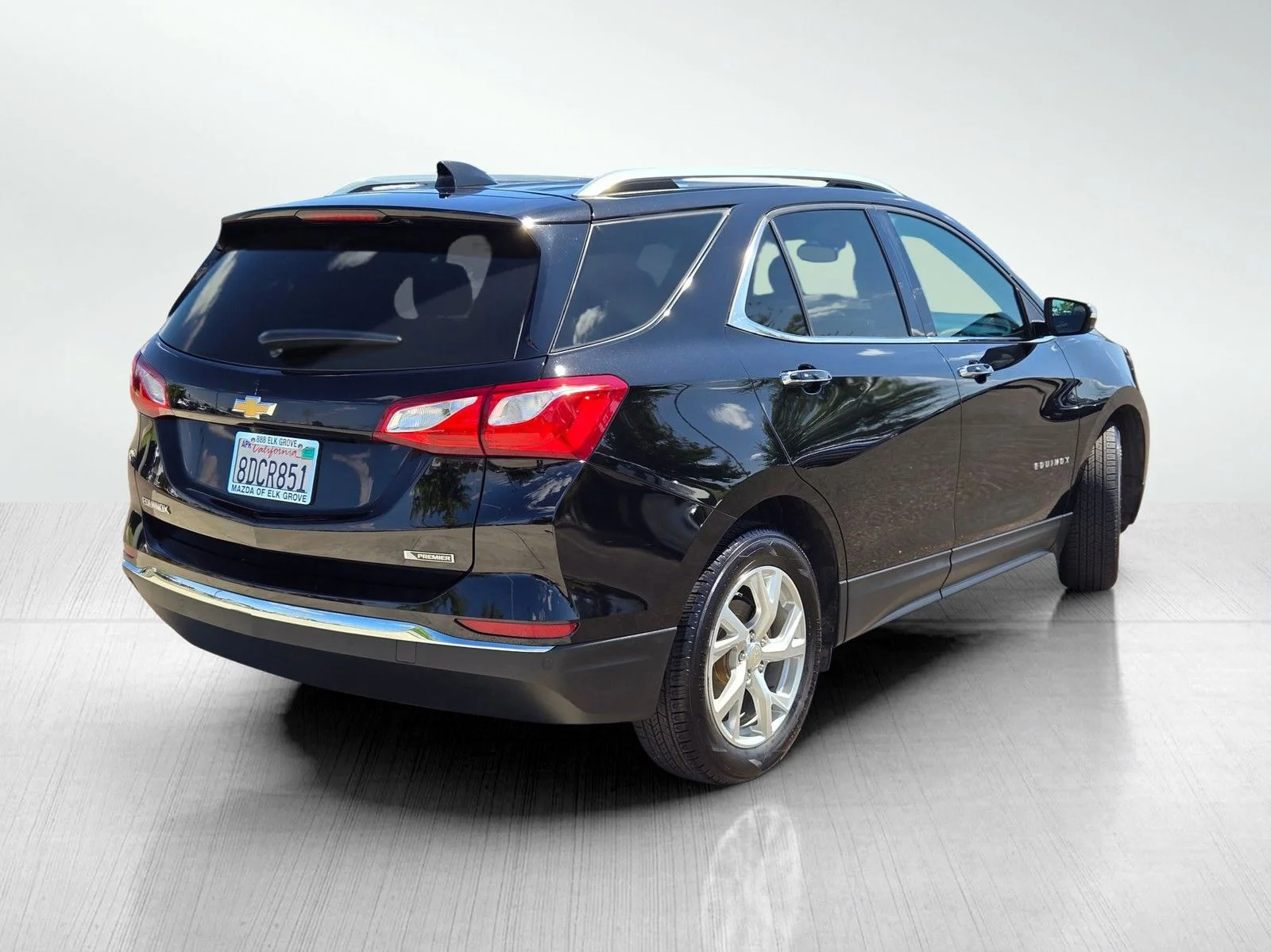 Used 2018 Mosaic Black Metallic Chevrolet Premier image 4