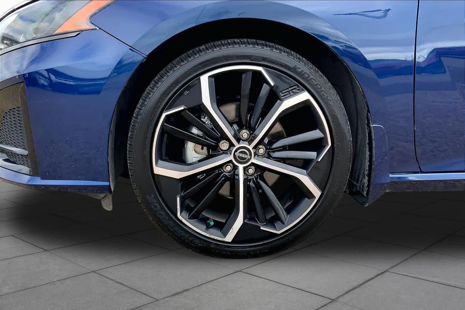 Used 2023 Deep Blue Pearl Nissan 2.5 SR image 11