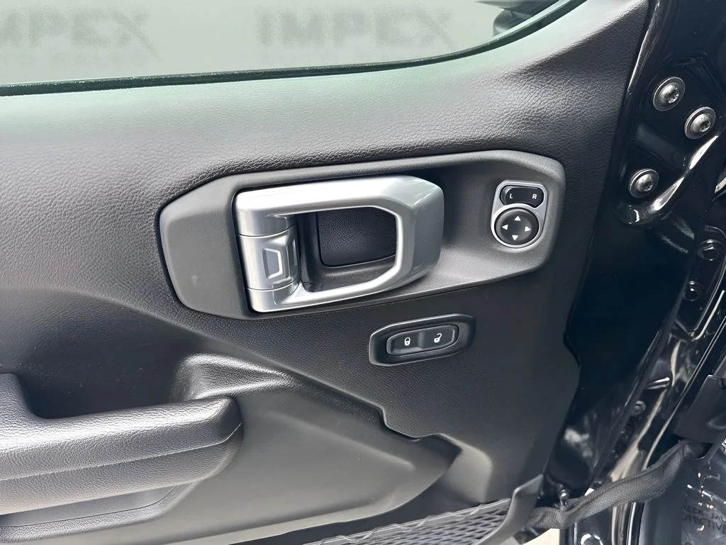 Used 2025 Black Jeep Sport S image 27