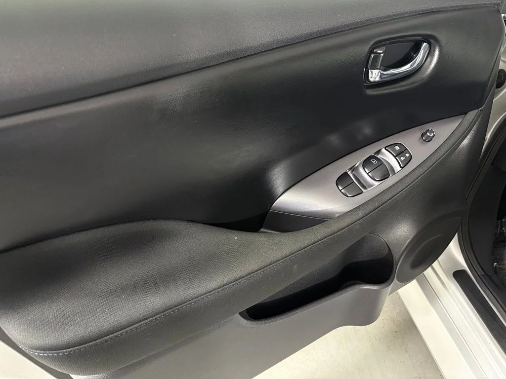Used 2025 Silver Nissan S image 14