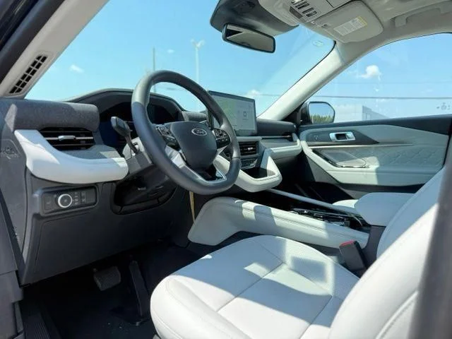 New 2026 Agate Black Metallic Ford Platinum™ image 14