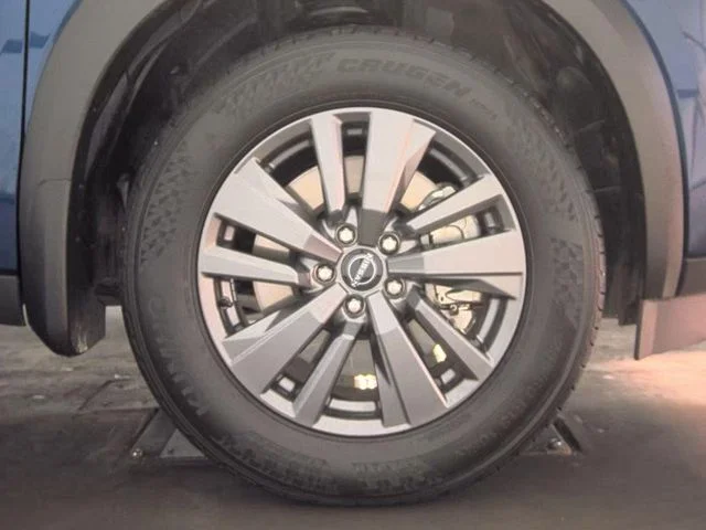 Used 2025 Blue Nissan SV image 7