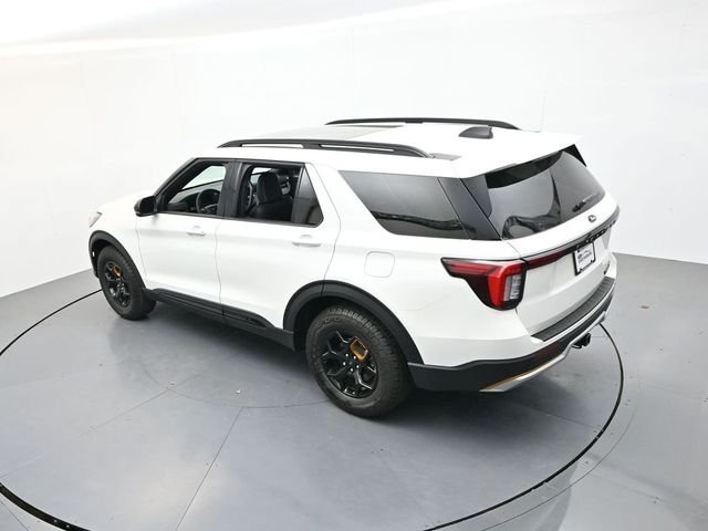 New 2026 Star White Metallic Tri-Coat Ford Tremor® image 97