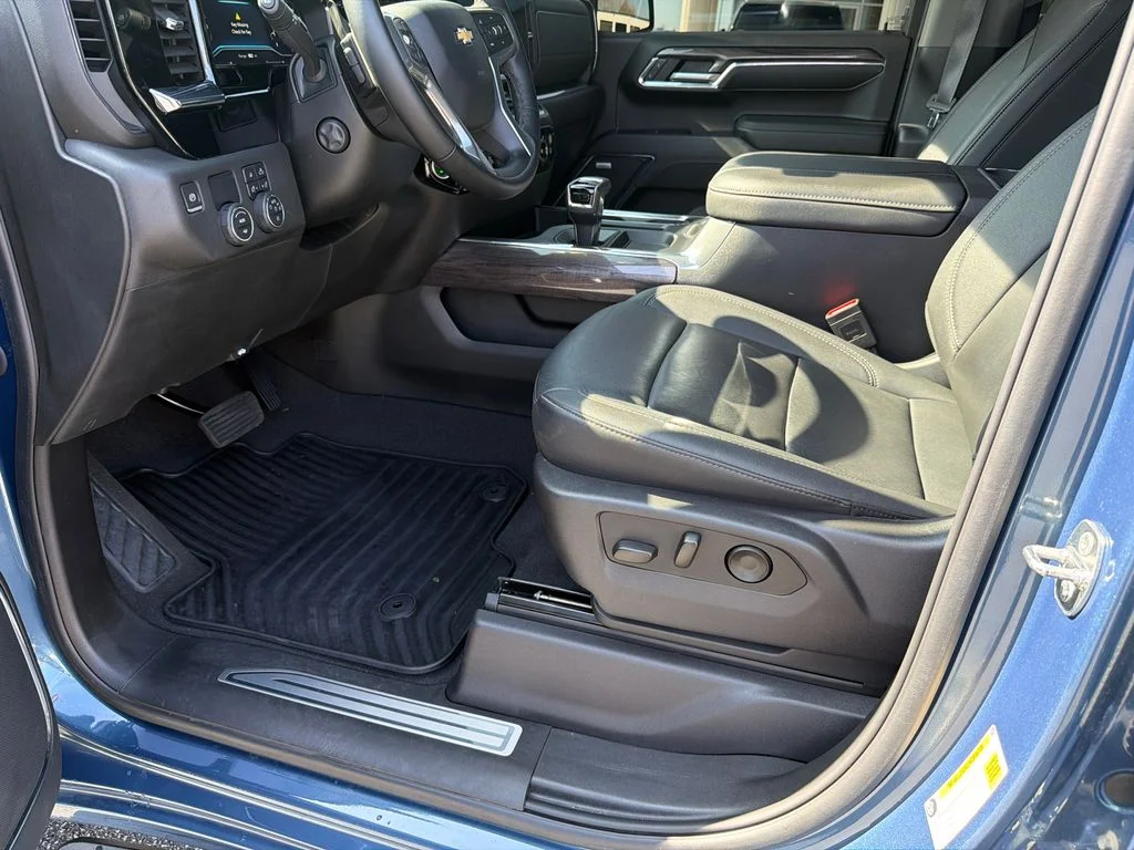 Used 2024 Blue Chevrolet LTZ image 9