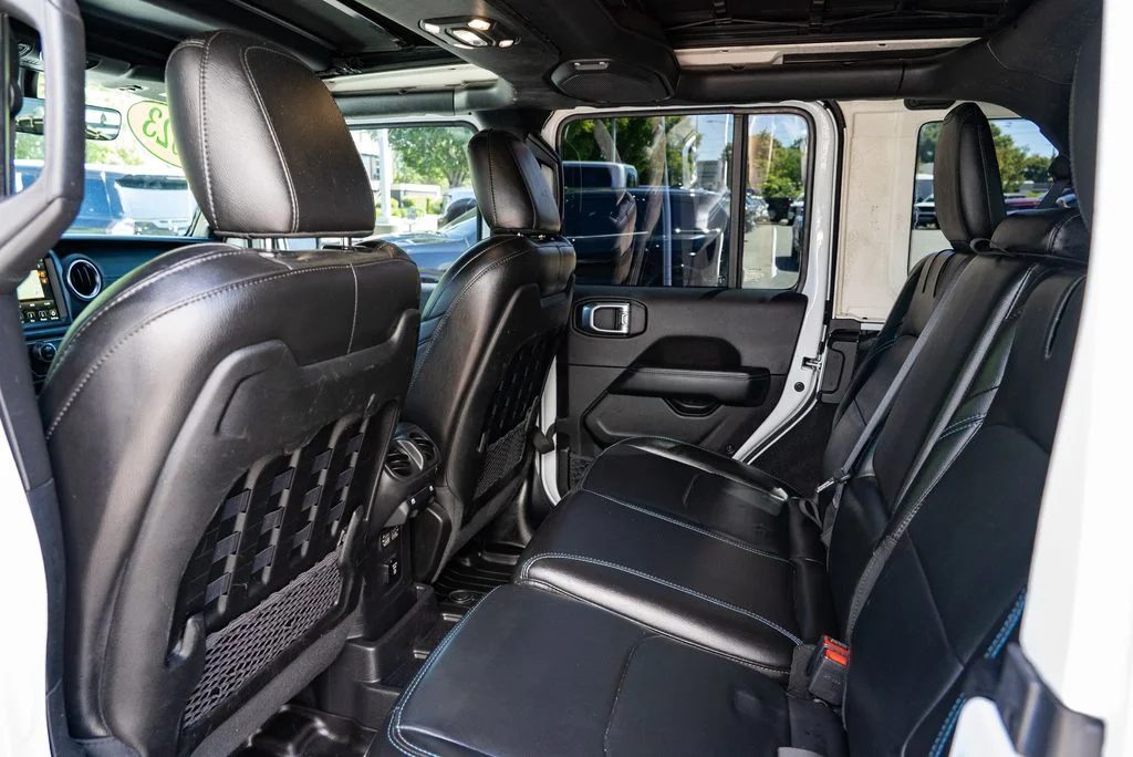 Used 2023 White Jeep Rubicon 4xe image 25