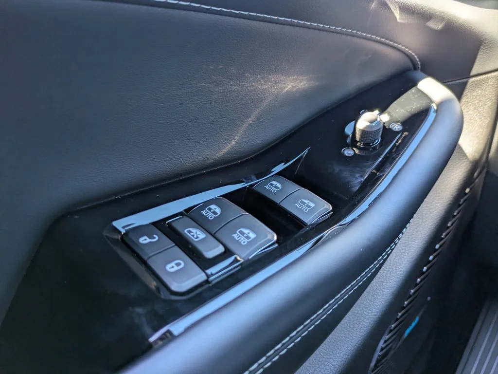 Used 2022 Gray Jeep Overland 4xe image 28